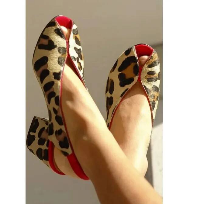 Peep Toe Heels - Женские босоножки с леопардовым принтом, на